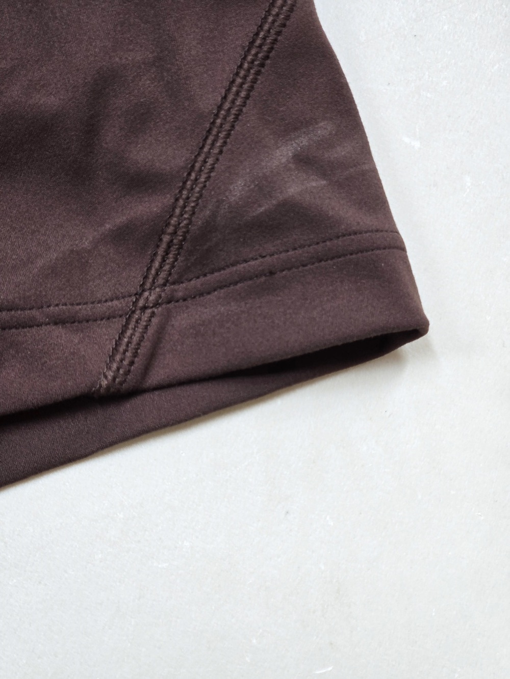 NWT QUINCE Ultra-Form V-Neck Cropped Tank Medium Espresso 9652 - Picture 12 of 13